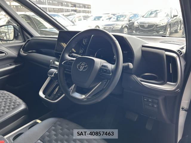 Toyota VOXY 2024-12 8731133-2