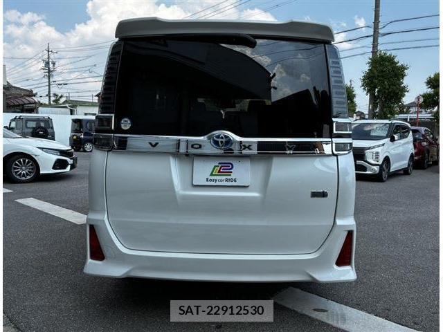 Toyota VOXY 2017-07 8731286-6
