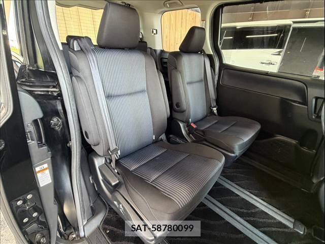 Toyota VOXY 2016-12 8731355-10
