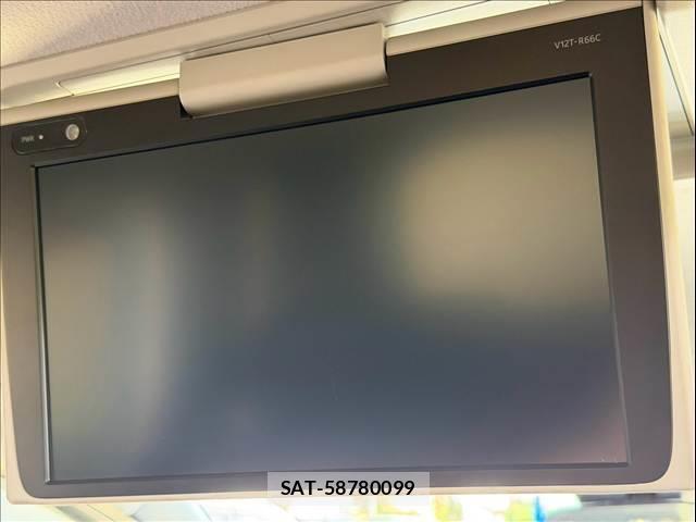 Toyota VOXY 2016-12 8731355-4