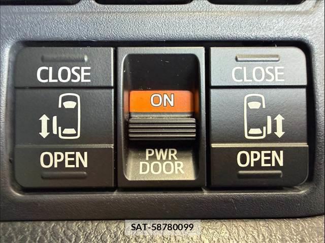 Toyota VOXY 2016-12 8731355-5