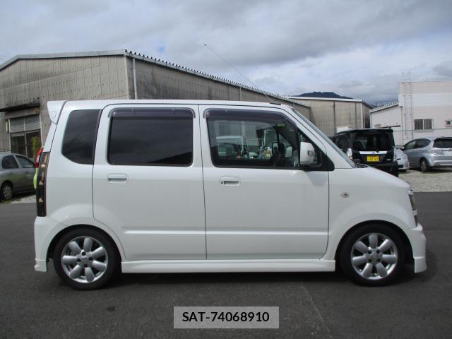 Suzuki WAGON R 2004-05 8729668-12