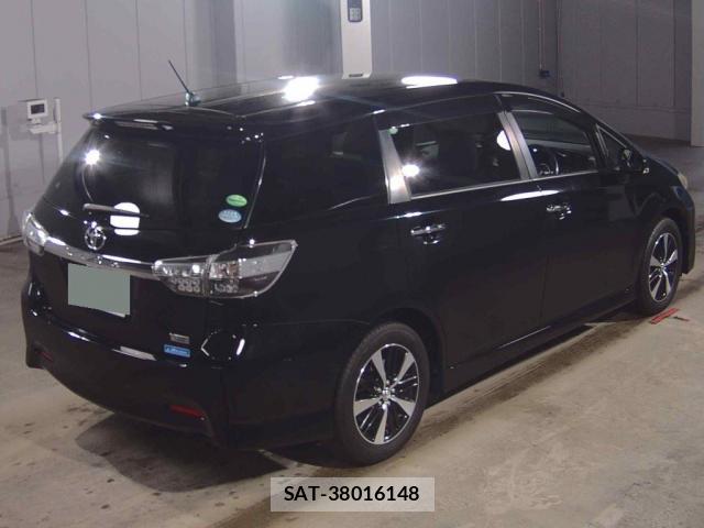 Toyota WISH 2013-11 8730645-1