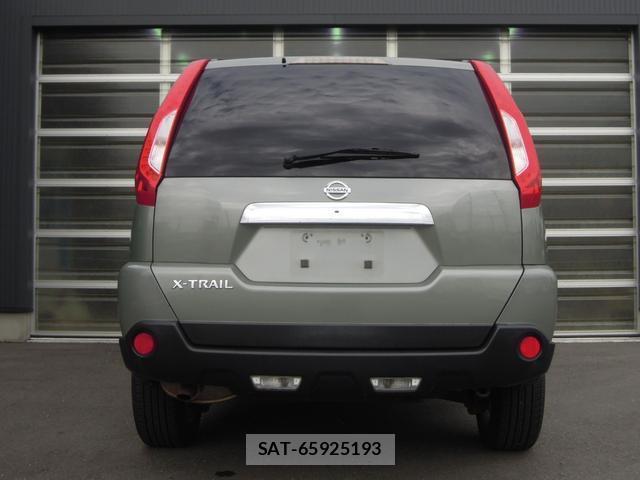 Nissan X-TRAIL 2012-07 8728892-10