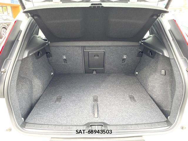 Volvo XC40 2021-09 8726720-12