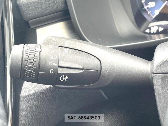 Volvo XC40 2021-09 8726720-18