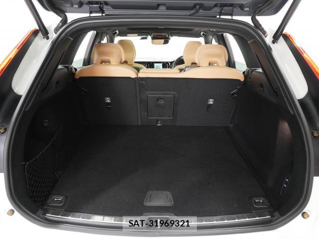 Volvo XC60 2021-05 8726791-15