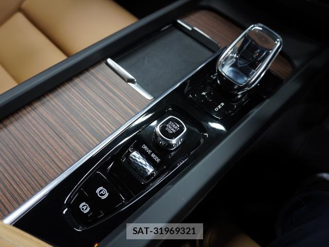 Volvo XC60 2021-05 8726791-9