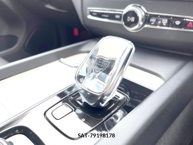 Volvo XC60 2022-02 8727063-10