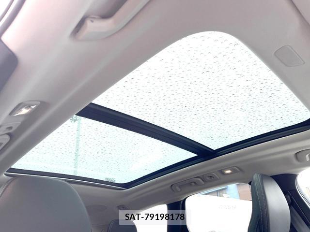 Volvo XC60 2022-02 8727063-4