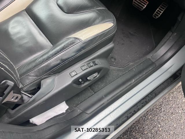 Volvo XC60 2012-08 8727935-11