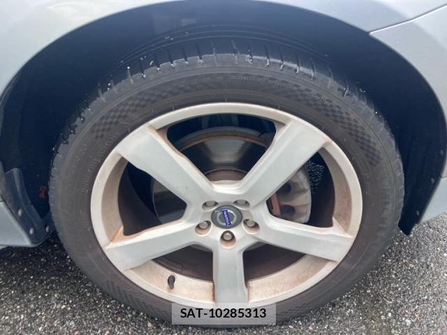 Volvo XC60 2012-08 8727935-12