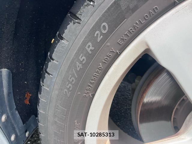 Volvo XC60 2012-08 8727935-3