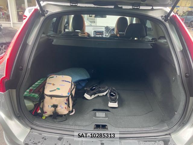 Volvo XC60 2012-08 8727935-6