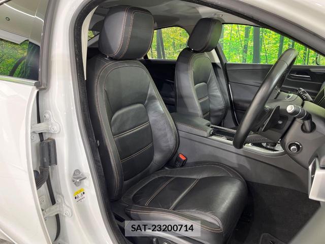 Jaguar XE 2018-07 8727085-12