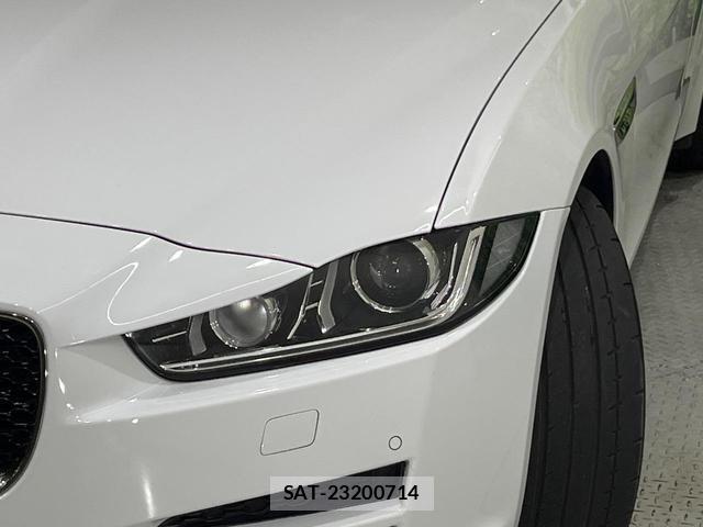 Jaguar XE 2018-07 8727085-17