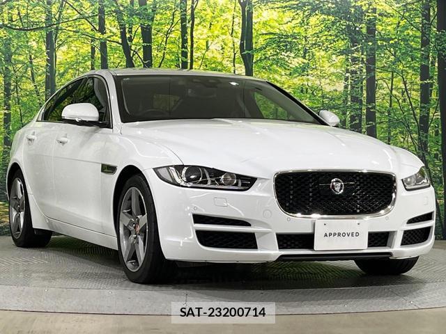 Jaguar XE 2018-07 8727085-18