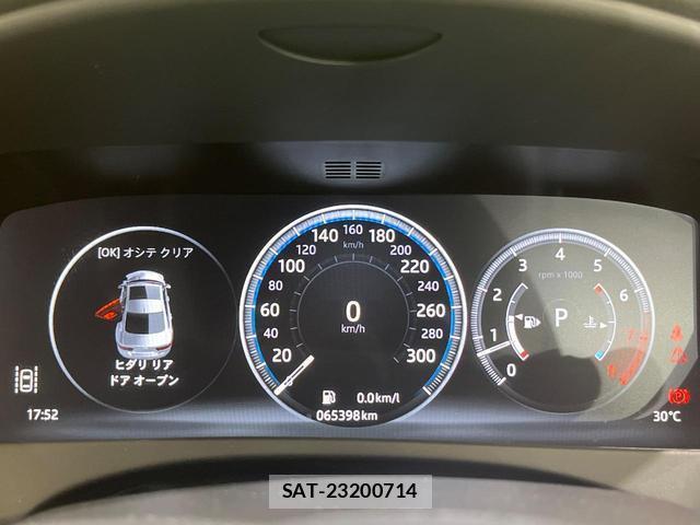 Jaguar XE 2018-07 8727085-7