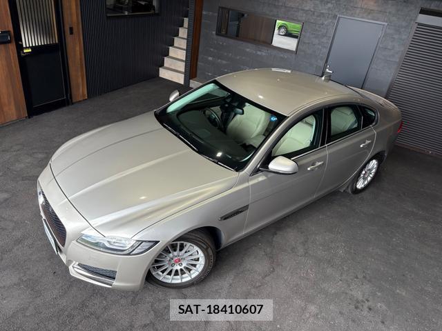Jaguar XF 2017-02 8725843-1