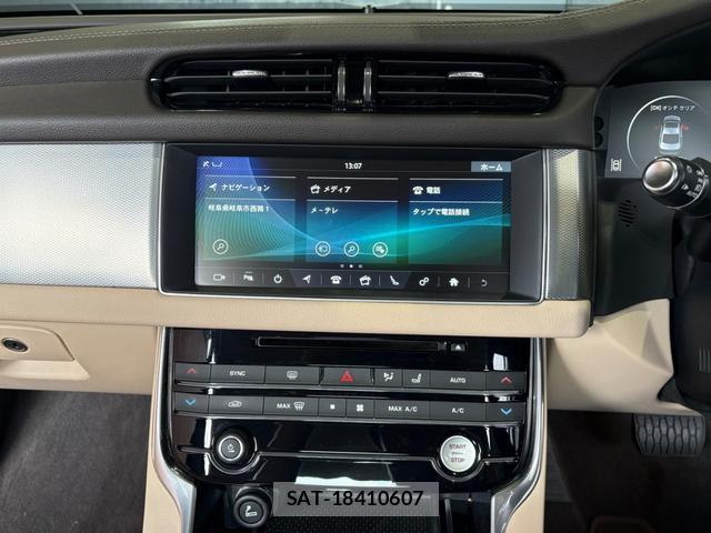 Jaguar XF 2017-02 8725843-11
