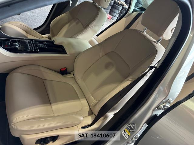 Jaguar XF 2017-02 8725843-14