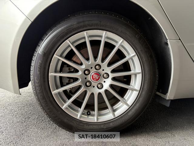 Jaguar XF 2017-02 8725843-19