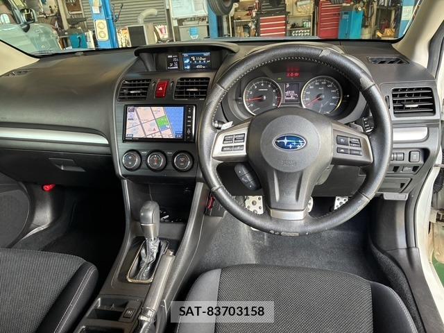 Subaru XV 2013-10 8728394-11