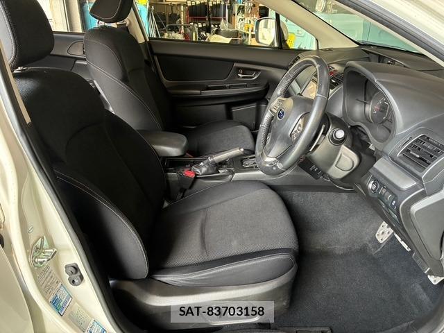 Subaru XV 2013-10 8728394-9