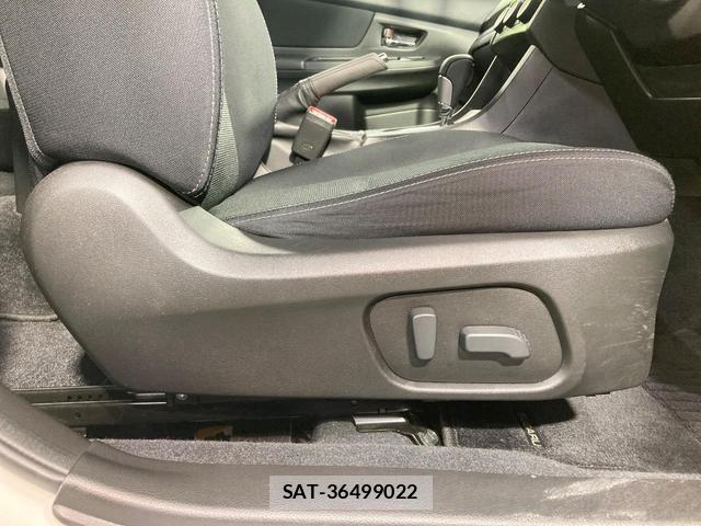 Subaru XV 2013-08 8728849-6
