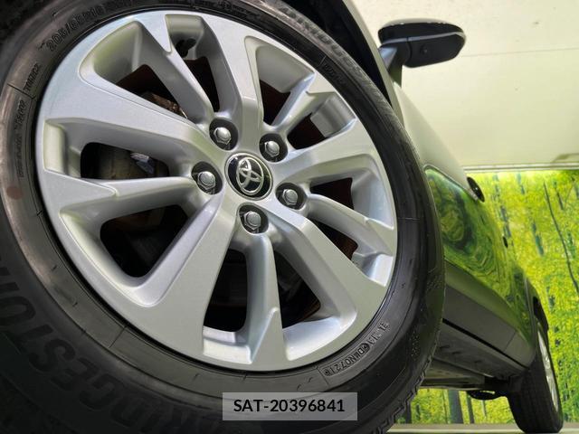 Toyota YARIS CROSS 2021-03 8725878-12