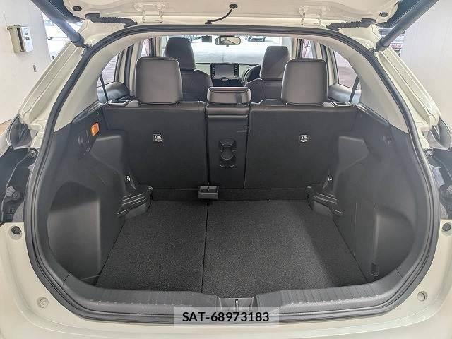 Toyota YARIS CROSS 2020-09 8726001-12