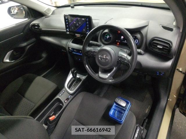 Toyota YARIS CROSS 2021-07 8726265-2