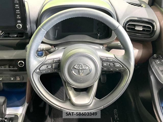 Toyota YARIS CROSS 2020-10 8728183-10