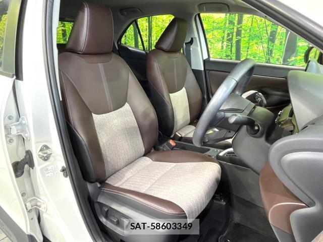 Toyota YARIS CROSS 2020-10 8728183-7