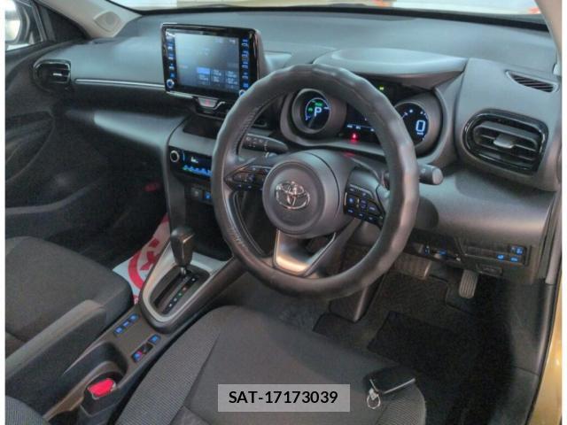 Toyota YARIS CROSS 2020-11 8729747-2