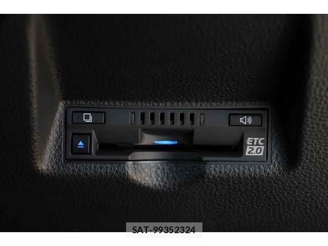 Toyota YARIS CROSS 2021-06 8730562-10