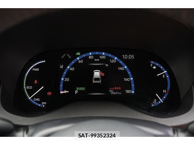 Toyota YARIS CROSS 2021-06 8730562-11