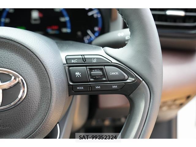Toyota YARIS CROSS 2021-06 8730562-14