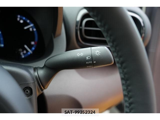 Toyota YARIS CROSS 2021-06 8730562-15