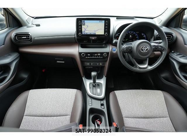 Toyota YARIS CROSS 2021-06 8730562-2