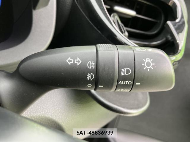 Toyota YARIS CROSS 2022-10 8731317-15