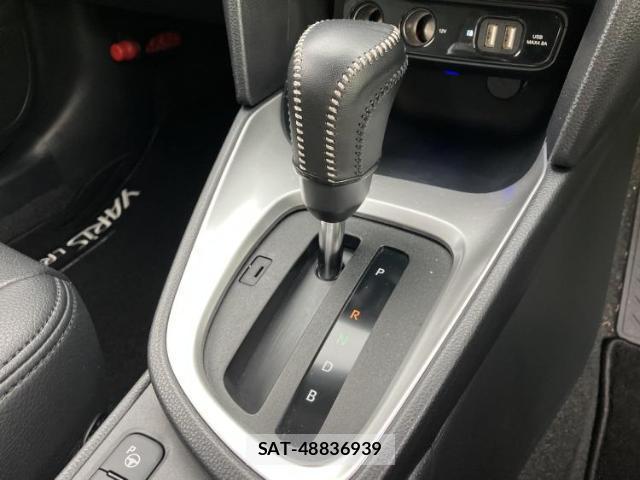 Toyota YARIS CROSS 2022-10 8731317-17