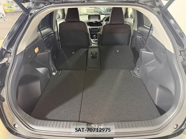 Toyota YARIS CROSS 2021-08 8731401-12