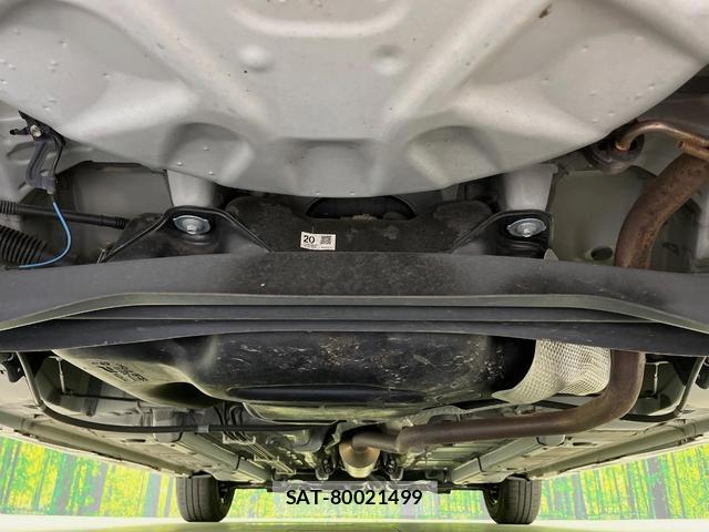 Toyota YARIS 2021-08 8725825-13