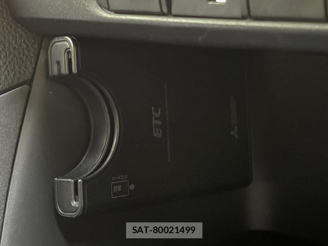 Toyota YARIS 2021-08 8725825-3