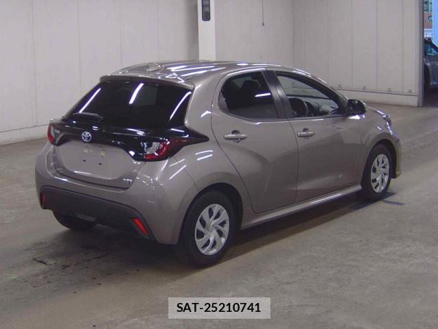 Toyota YARIS 2021-06 8726214-4