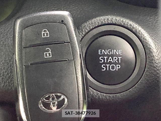 Toyota YARIS 2025-08 8726280-5