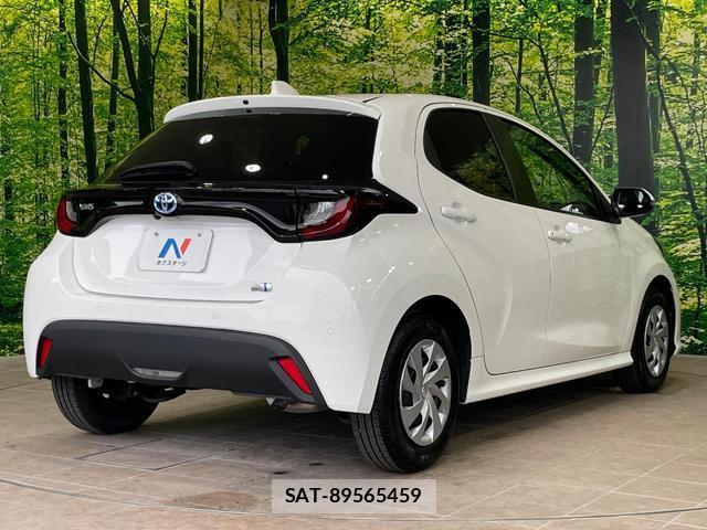 Toyota YARIS 2023-08 8726444-16