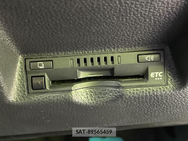 Toyota YARIS 2023-08 8726444-6