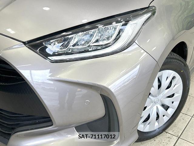 Toyota YARIS 2023-03 8727891-11
